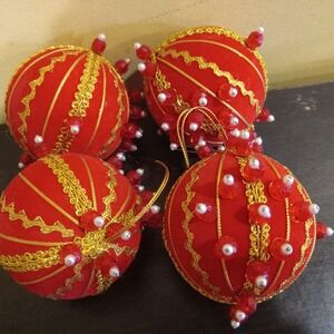 Lot of 4 Vintage Bead Sequin Push Pin Christmas Ornament Set Red‎ & Gold